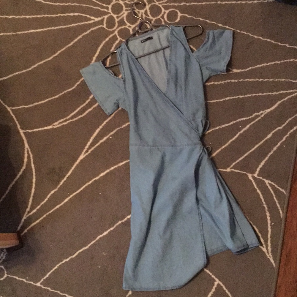 NWOT tags, never worn open sleeve dress